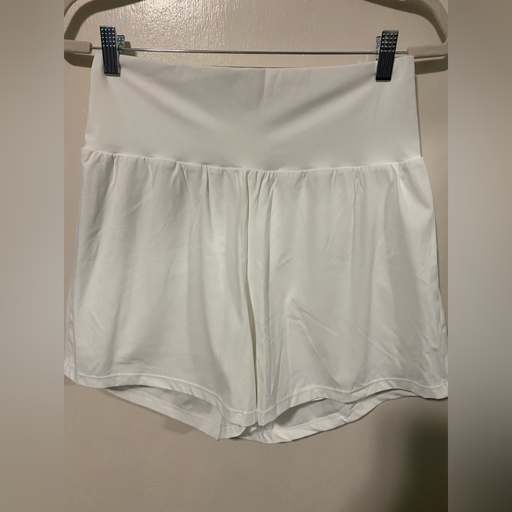 Halara Super High Waisted Back Pocket & Side Hidden Pocket Shorts 5''-Longer